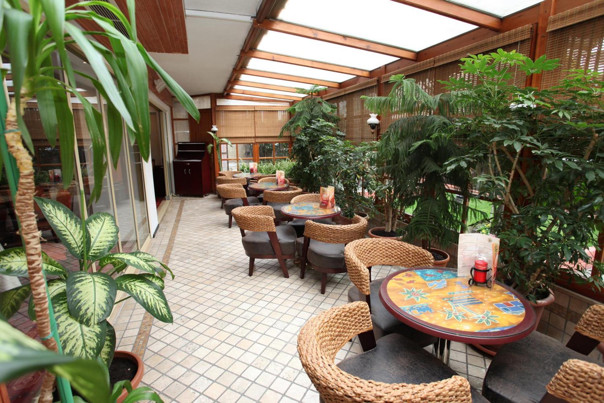 Guenes Hotel Merter Istanbul Restaurang bild