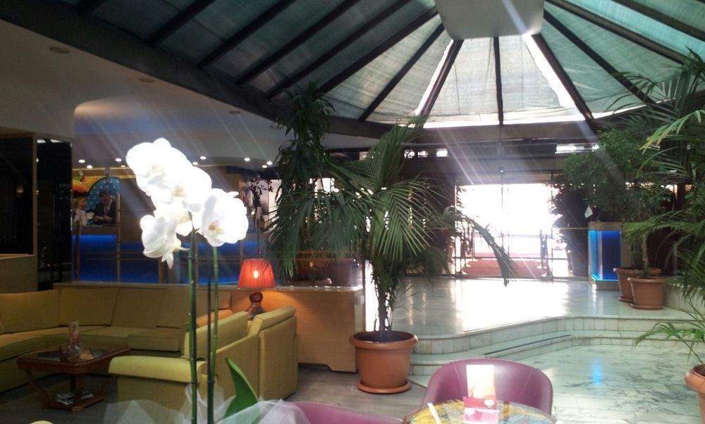 Guenes Hotel Merter Istanbul Exteriör bild