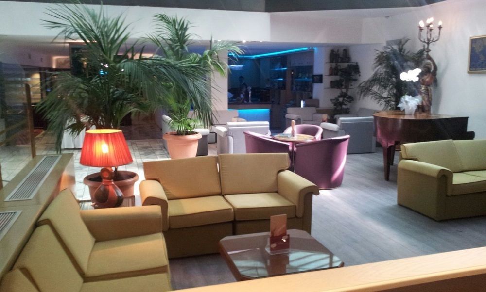 Guenes Hotel Merter Istanbul Exteriör bild