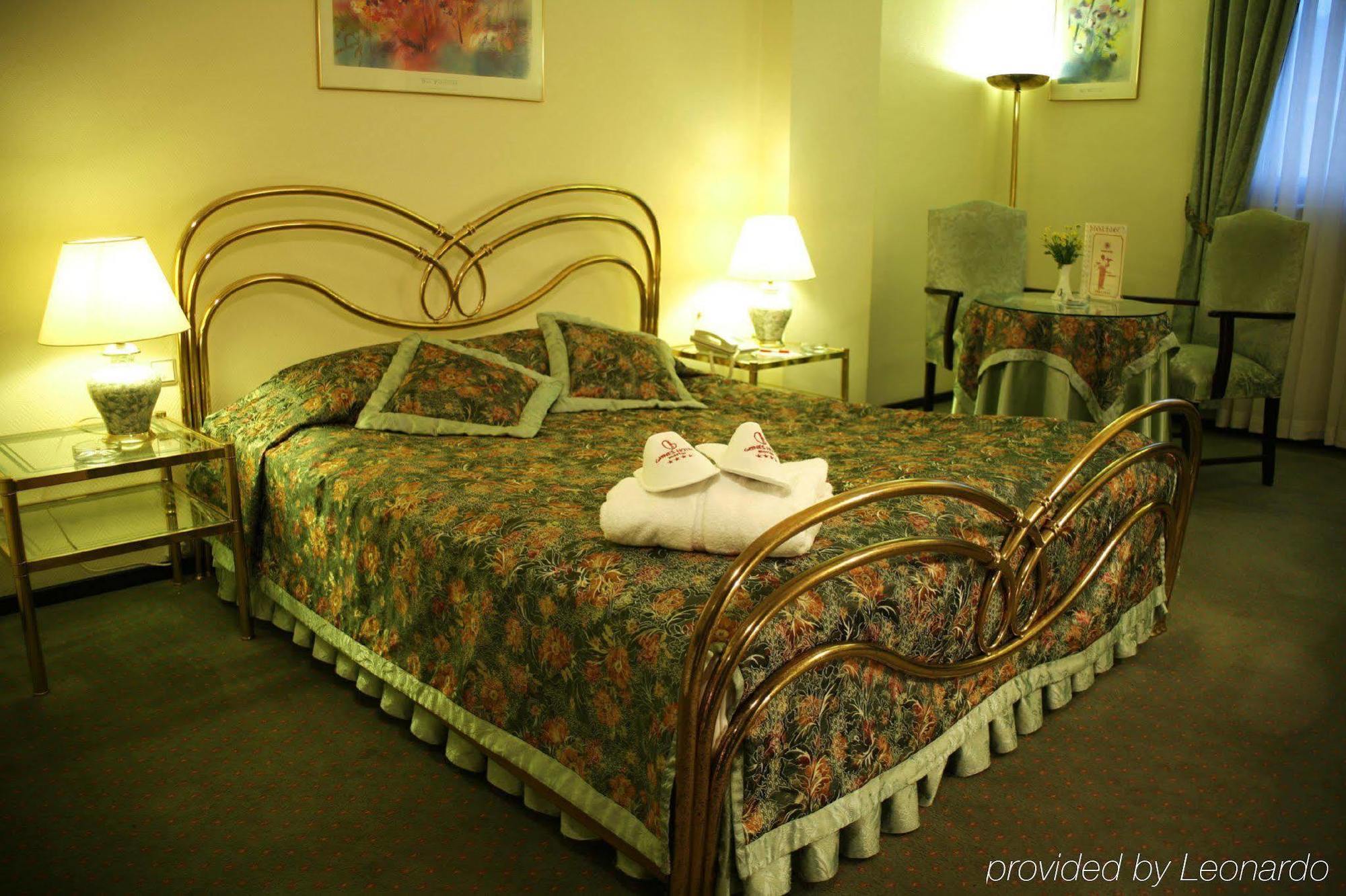 Guenes Hotel Merter Istanbul Rum bild