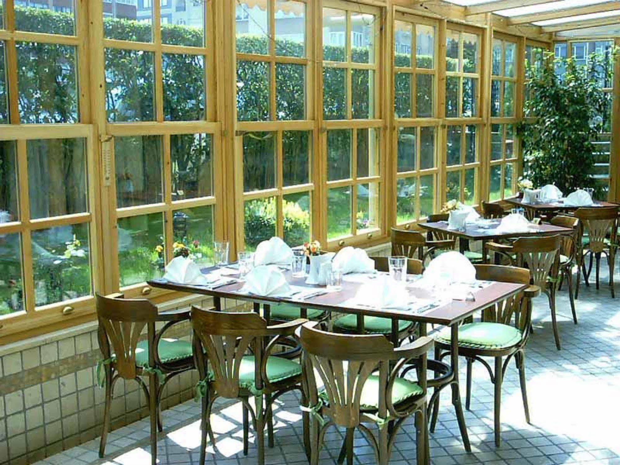 Guenes Hotel Merter Istanbul Restaurang bild