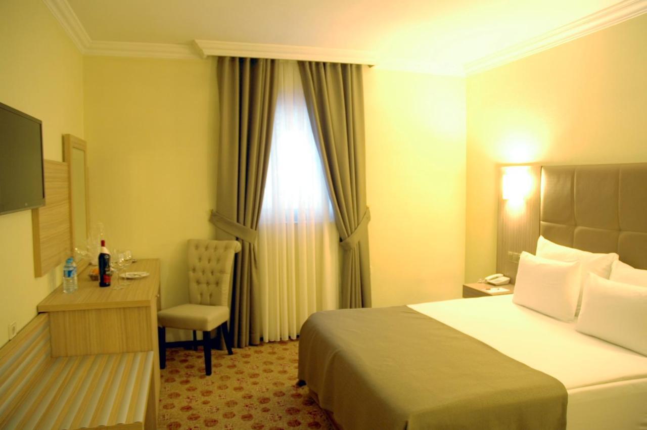 Guenes Hotel Merter Istanbul Exteriör bild